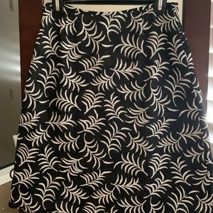 GEOFFREY BEENE SIZE 2 MID LEGNTH SKIRT DOUBLE LAYER BLACK WHITE FLORAL